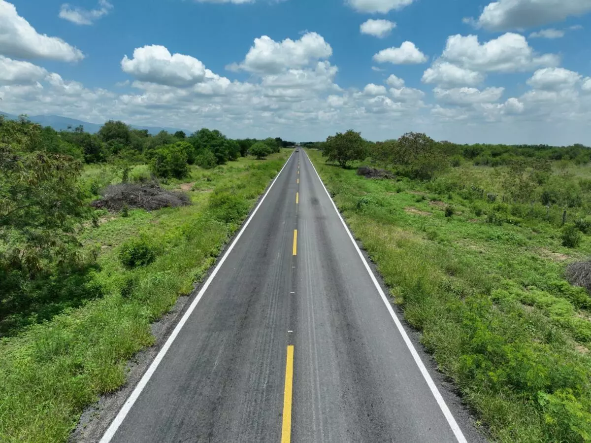Gobierno del Dr. Américo Villarreal Anaya invierte casi 800 MDP para fortalecer y conservar las carreteras de Tamaulipas