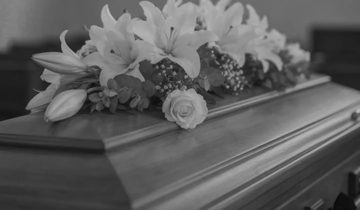 Querido actor muere de forma inesperada a los 49 años; su esposa encontró el cuerpo: “Creí que era broma”