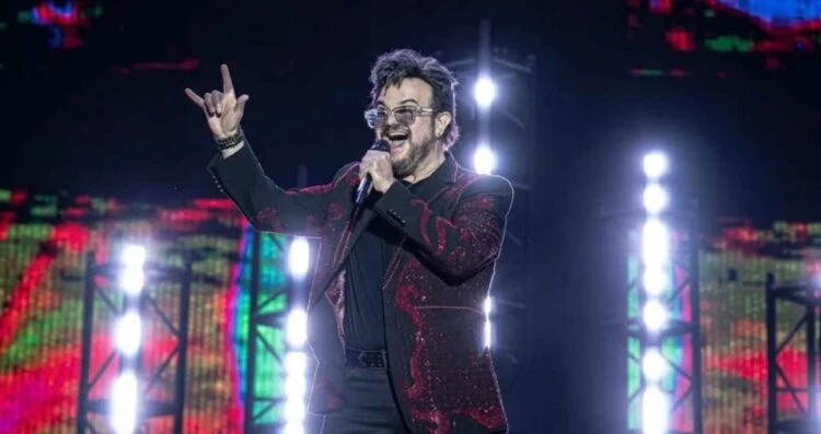 ¿Qué le pasó a Aleks Syntek? Usuarios en redes sociales piden analizar su último concierto