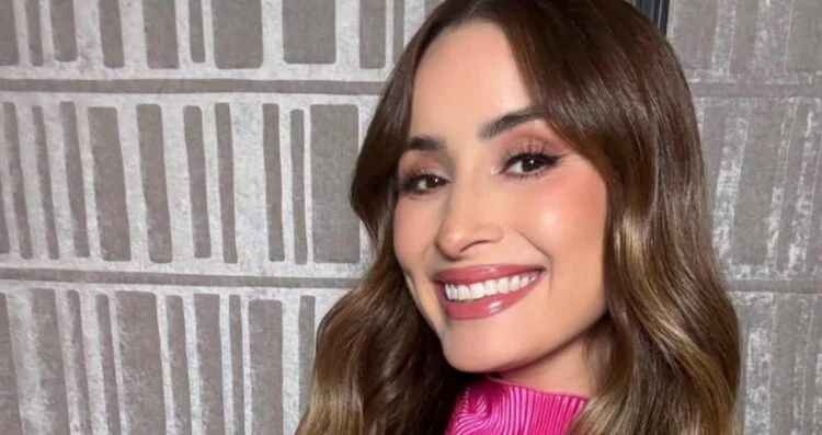 Cynthia Rodríguez presume su pancita mientras espera la llegada de María