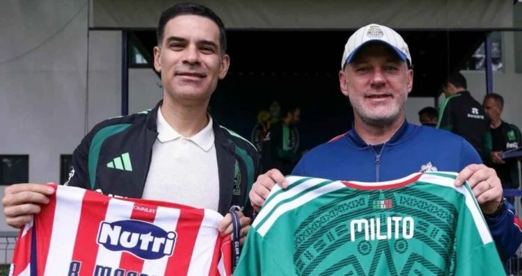 Rafa Márquez visita Verde Valle y se reúne con plantel de Chivas previo al debut en Selección