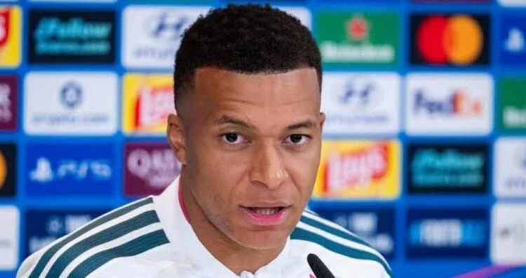 Mbappé responde a críticas por su labor defensiva con Real Madrid