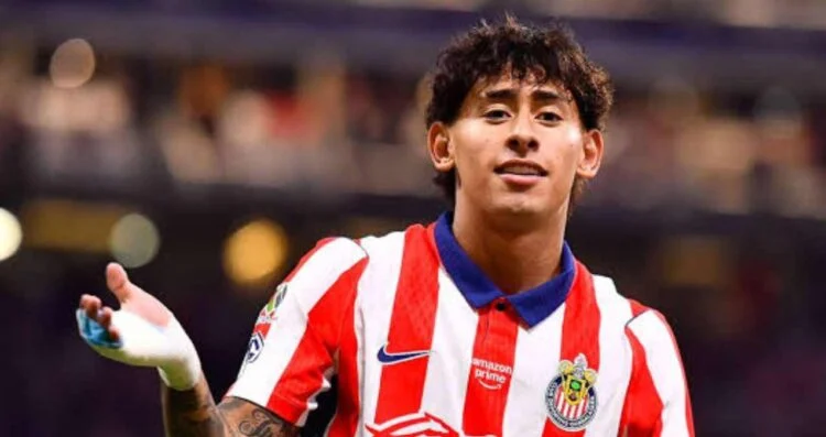 Santiago Sandoval despierta interés de clubes europeos tras destacar con Chivas