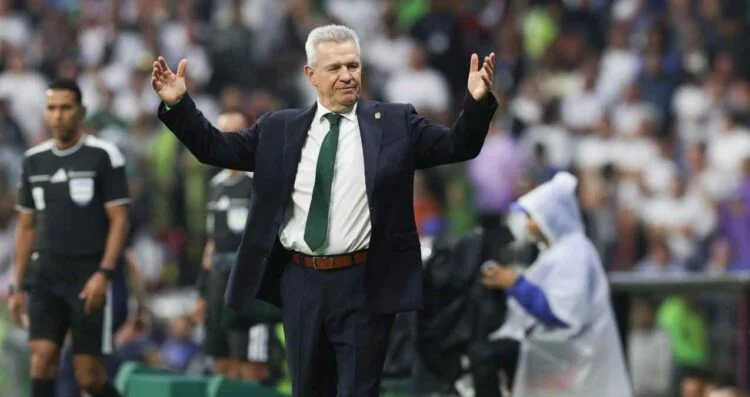 Javier Aguirre aparece como candidato para salvar al Valencia en LaLiga