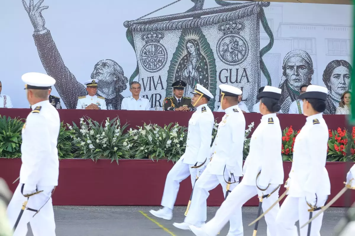 Gobernador Américo Villarreal Anaya preside desfile cívico-militar por el 216 aniversario de la Independencia de México