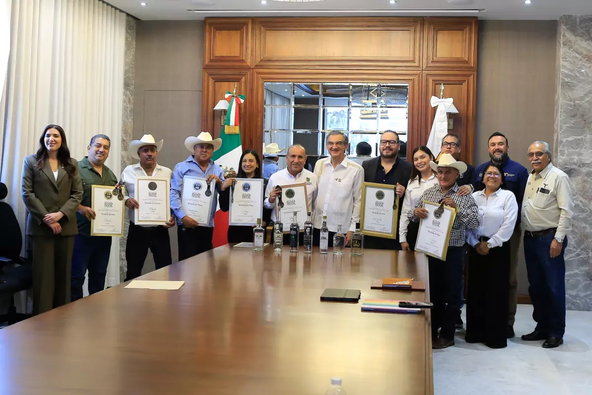 Gobernador Américo Villarreal Anaya refrenda su respaldo a productores de mezcal de Tamaulipas mediante fideicomiso