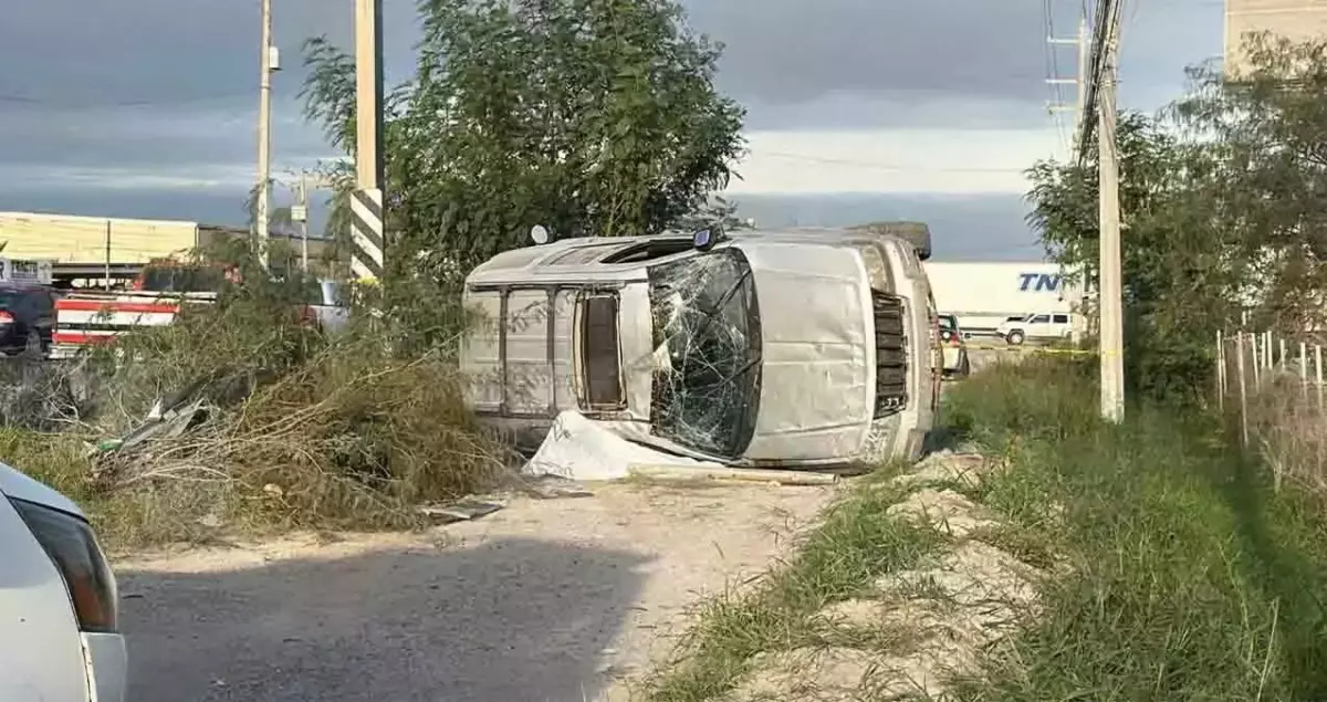 Muere conductor al volcar en su camioneta en Reynosa, Tamaulipas