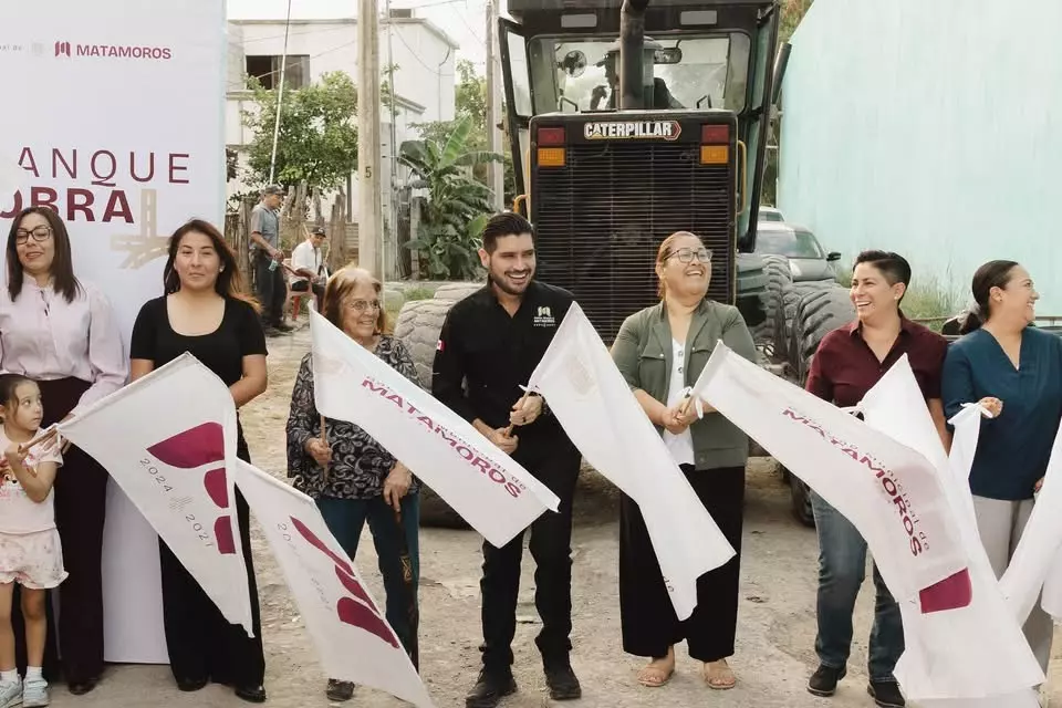El alcalde Beto Granados inicia pavimentación de la calle Vivián Campos en el Ejido 20 de Noviembre
