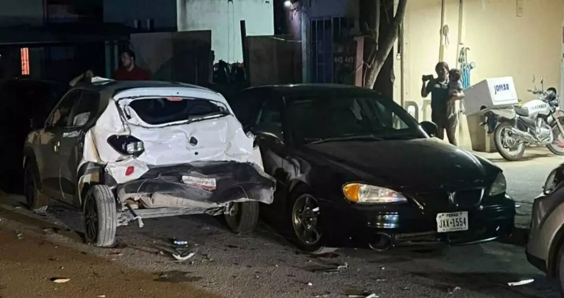 Conductor ocasiona fuerte choque múltiple en Matamoros, Tamaulipas