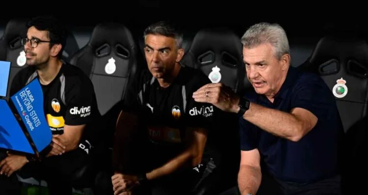 Javier Aguirre debuta como entrenador del Valencia con empate ante Racing